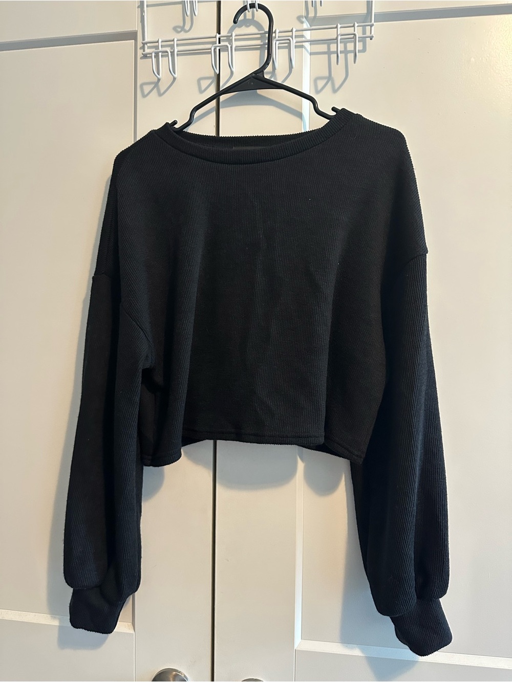 Zaful Black Cropped Long-Sleeve Top - Women